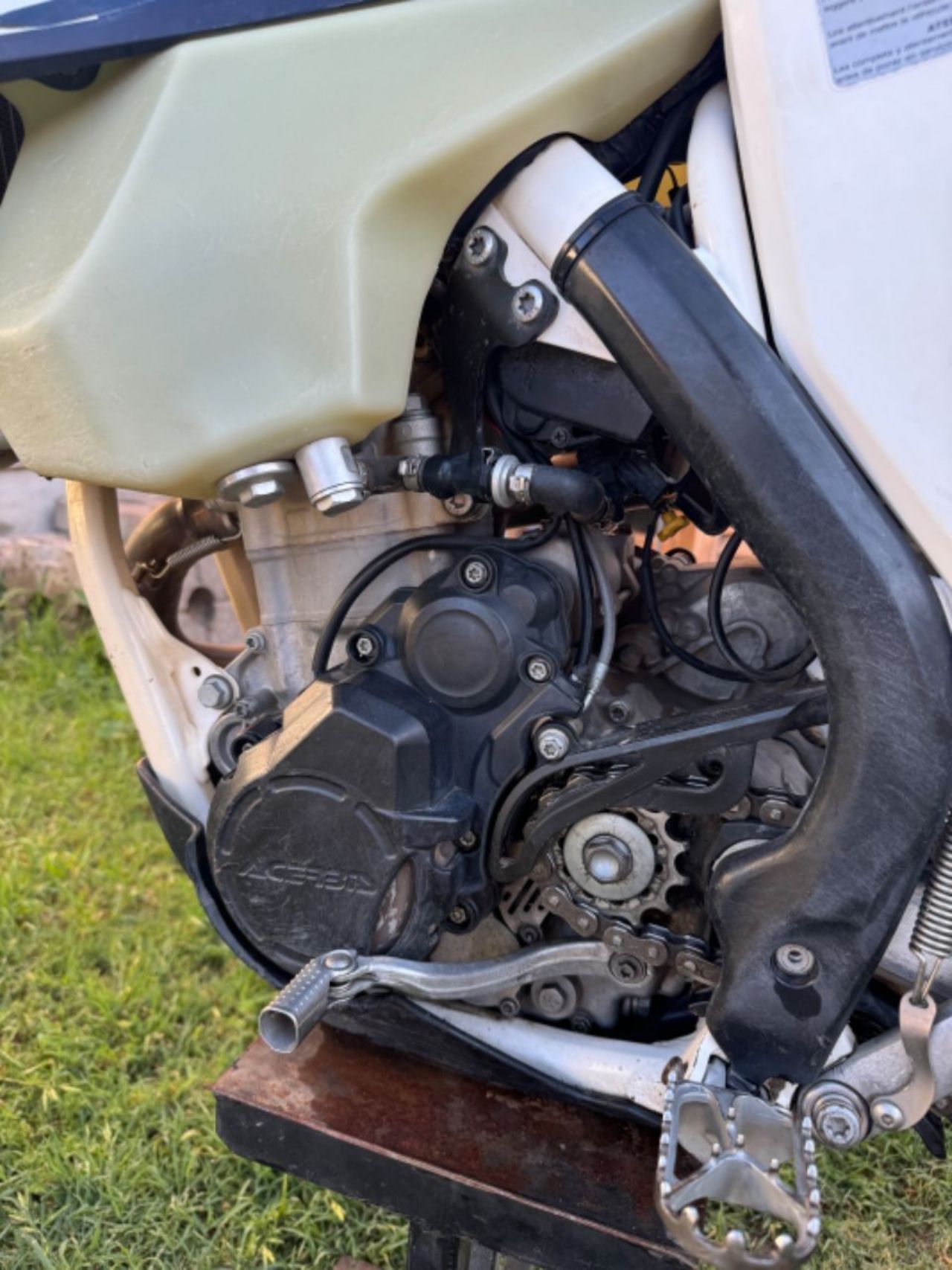 Husqvarna FE Usada en San Juan, deRuedas