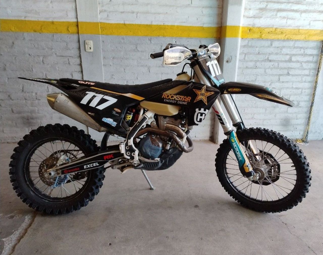Husqvarna FX Usada en San Juan, deRuedas