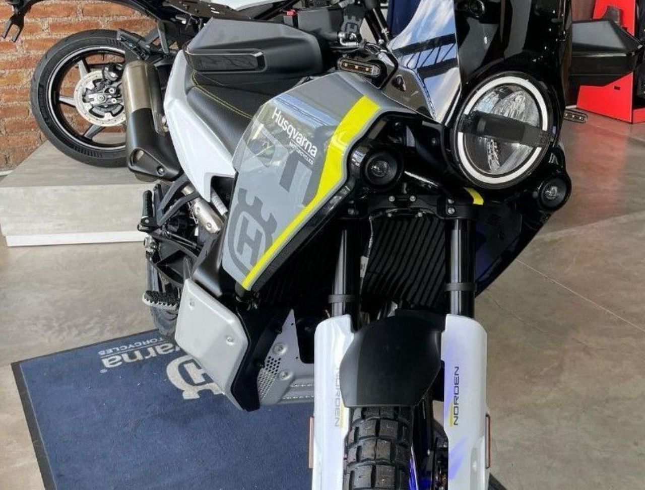 Husqvarna Norden Nueva en Mendoza, deRuedas