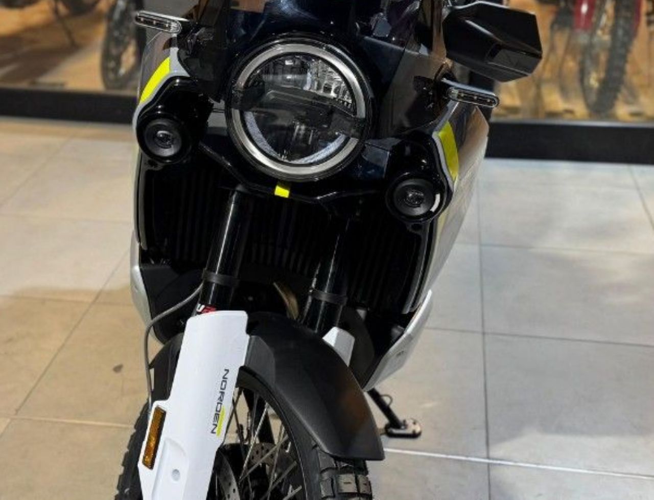 Husqvarna Norden Nueva en San Juan, deRuedas