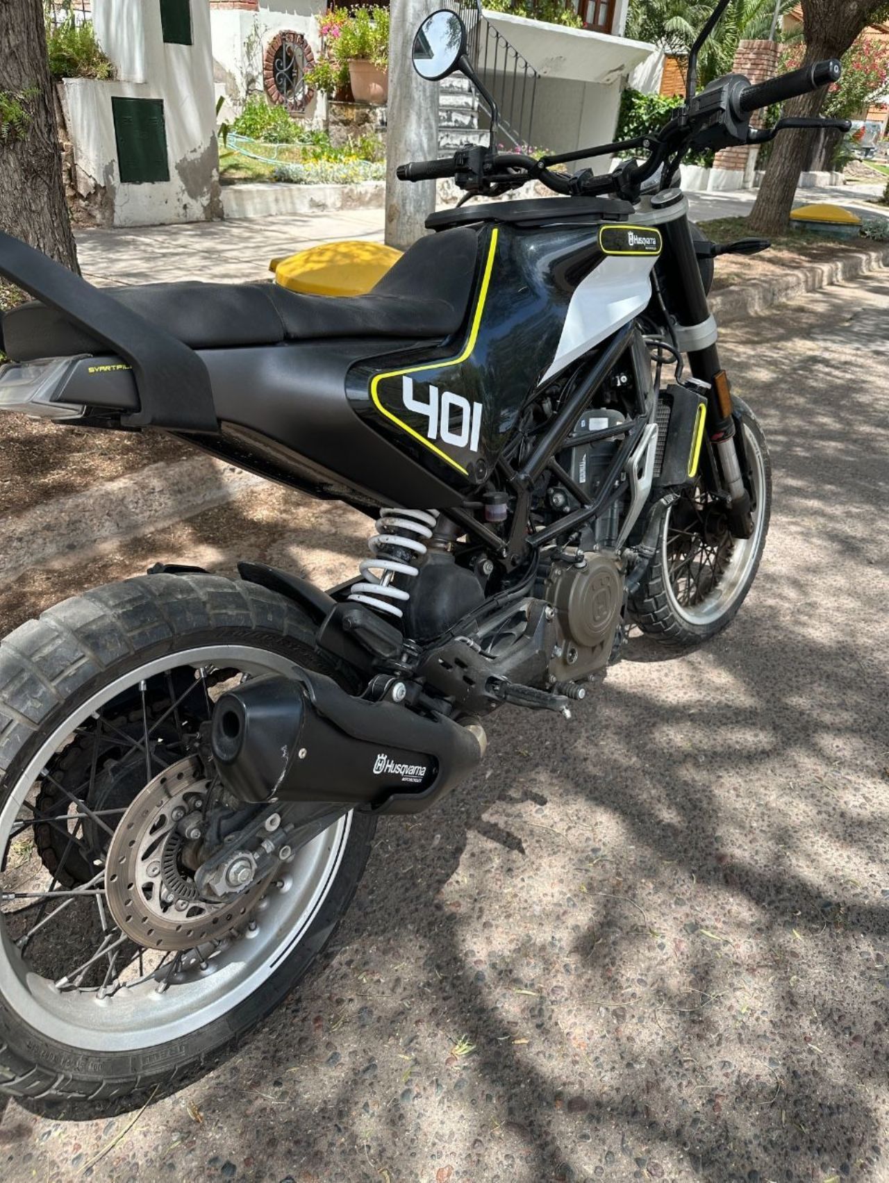 Husqvarna Svartpilen Usada en Mendoza, deRuedas