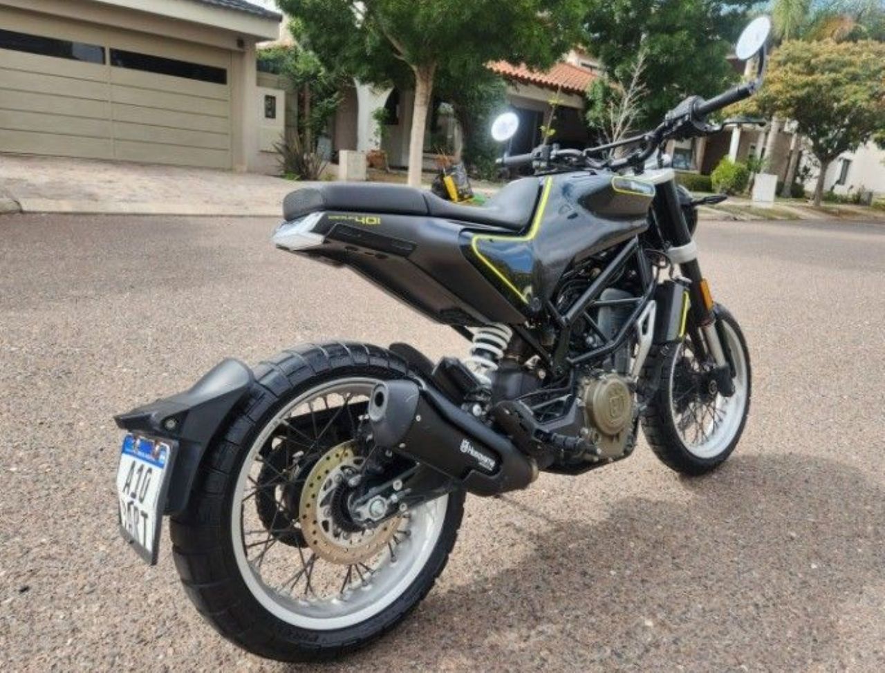 Husqvarna Svartpilen Usada en Mendoza, deRuedas