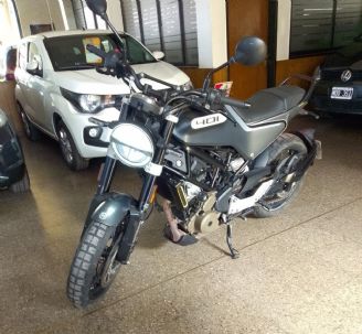 Husqvarna Svartpilen Usada en Mendoza