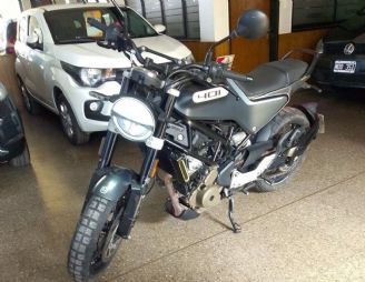 Husqvarna Svartpilen Usada en Mendoza