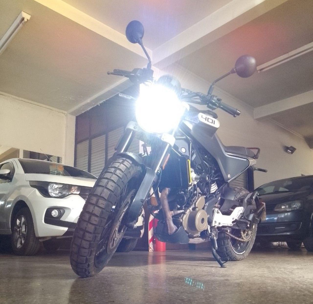 Husqvarna Svartpilen Usada en Mendoza, deRuedas