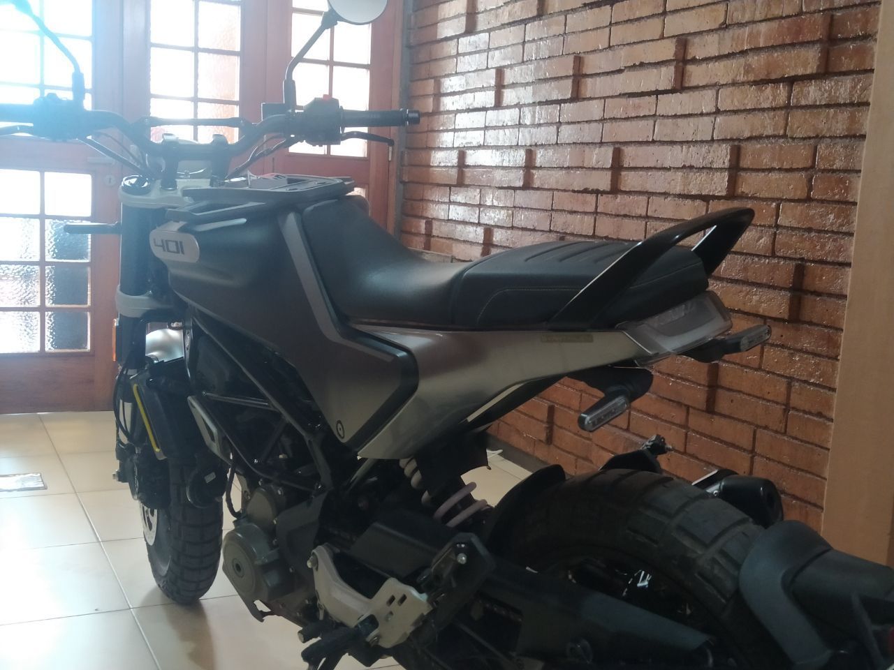 Husqvarna Svartpilen Usada en Mendoza, deRuedas