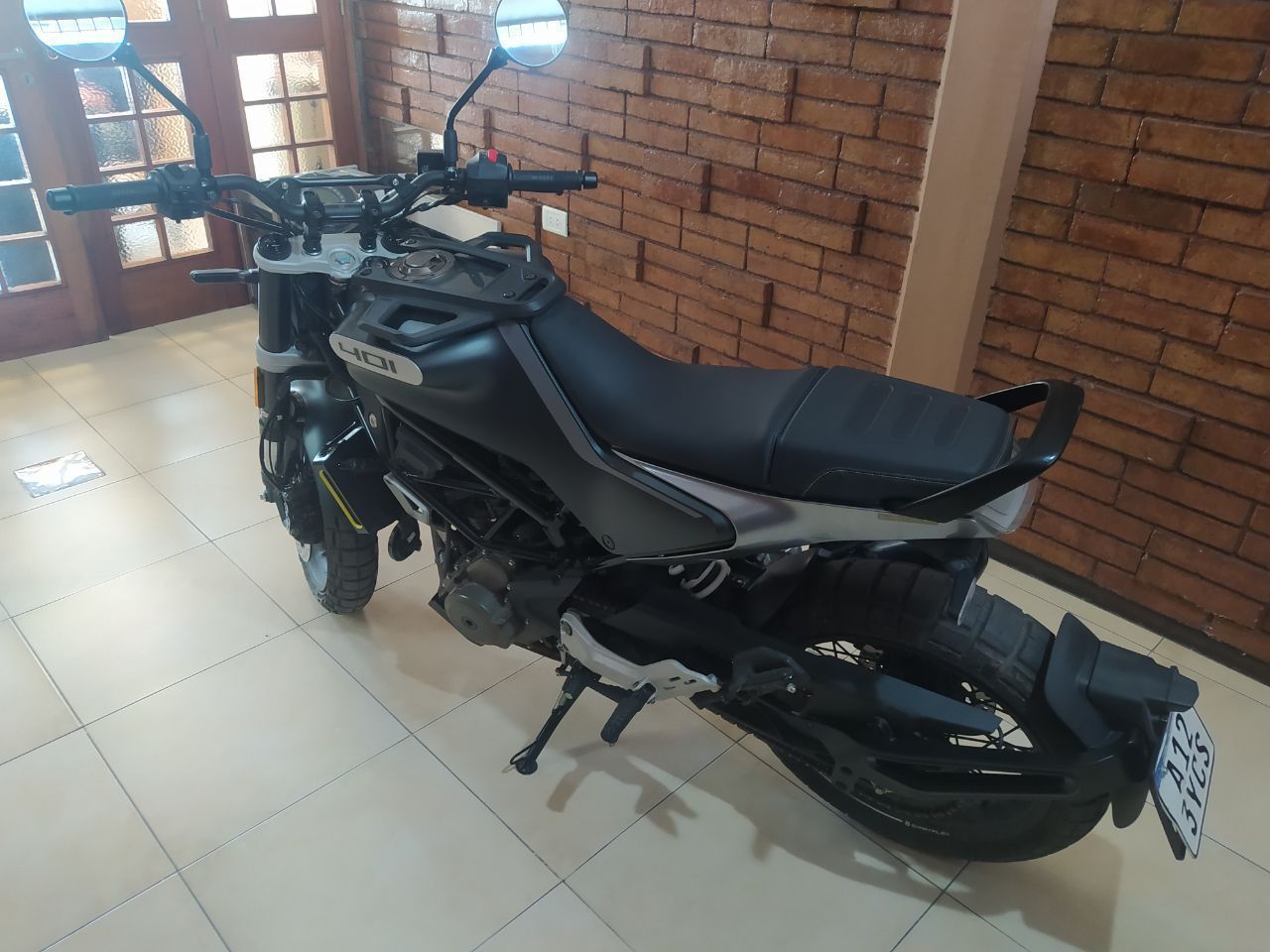 Husqvarna Svartpilen Usada en Mendoza, deRuedas