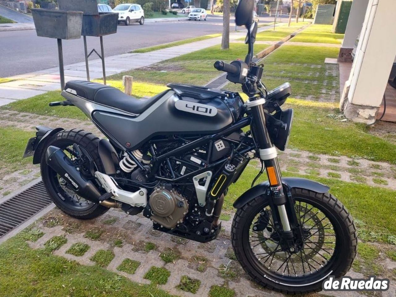 Husqvarna Svartpilen Usada en Mendoza, deRuedas