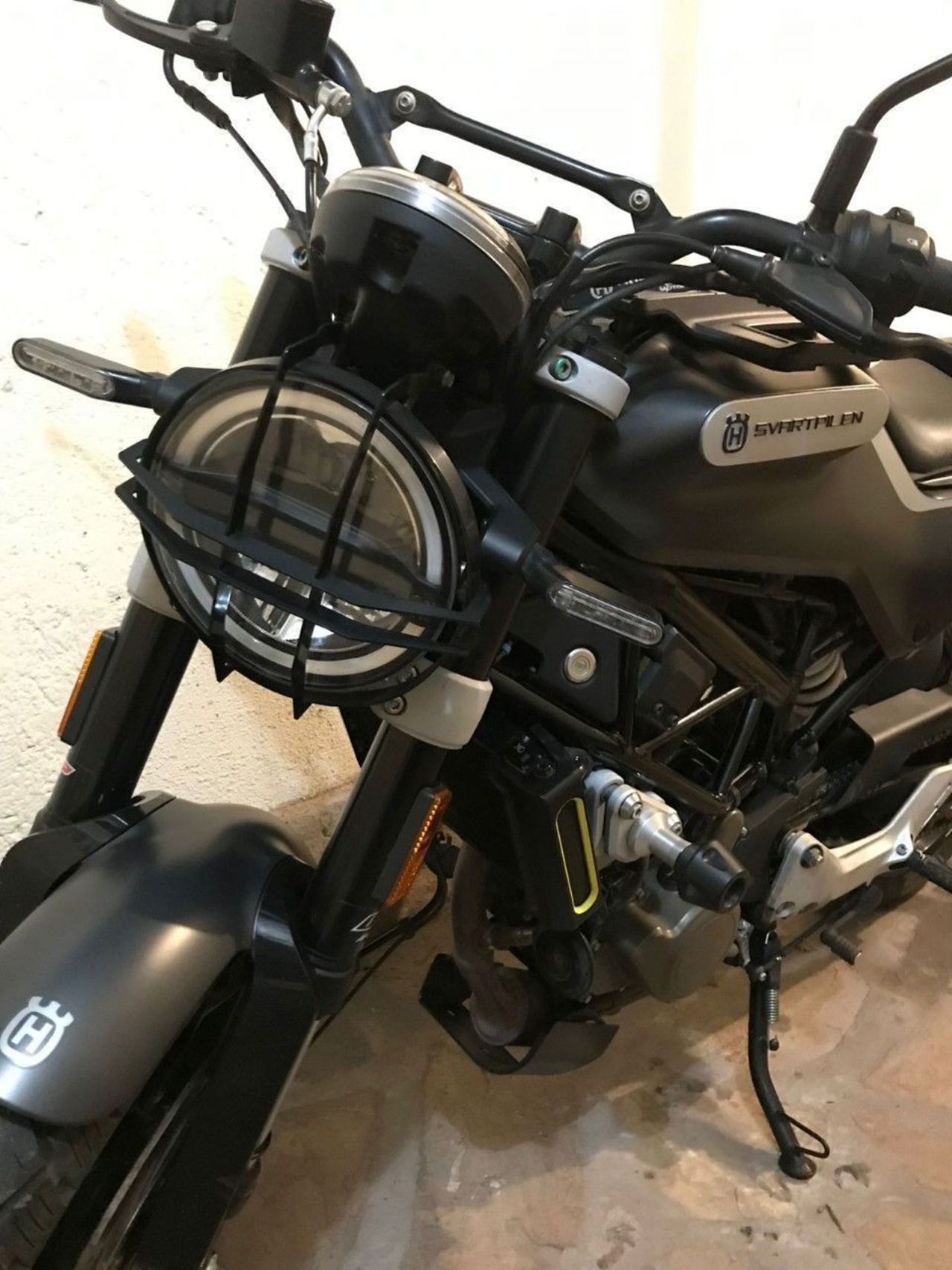 Husqvarna Svartpilen Usada en Mendoza, deRuedas