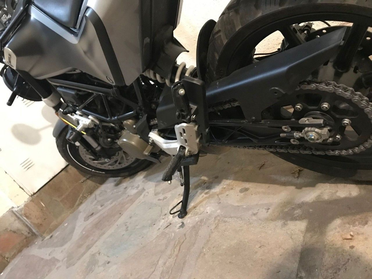 Husqvarna Svartpilen Usada en Mendoza, deRuedas