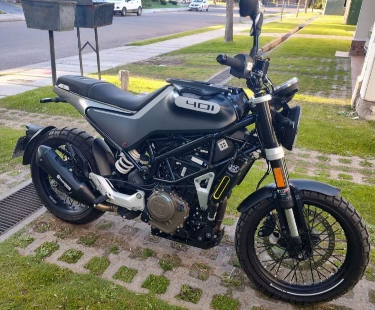 Husqvarna Svartpilen Usada en Mendoza, deRuedas