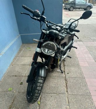 Husqvarna Svartpilen Usada en Mendoza
