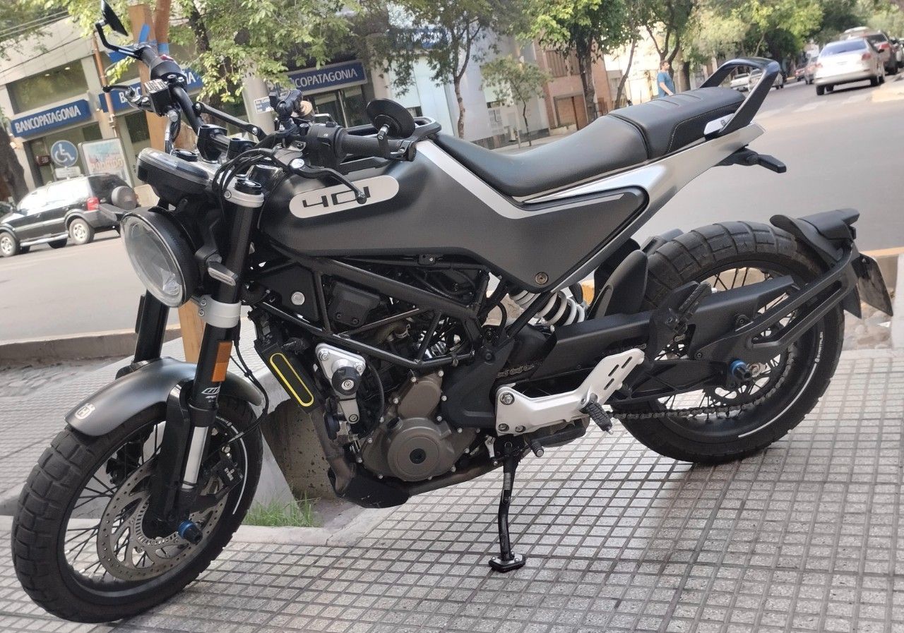 Husqvarna Svartpilen Usada en Mendoza, deRuedas