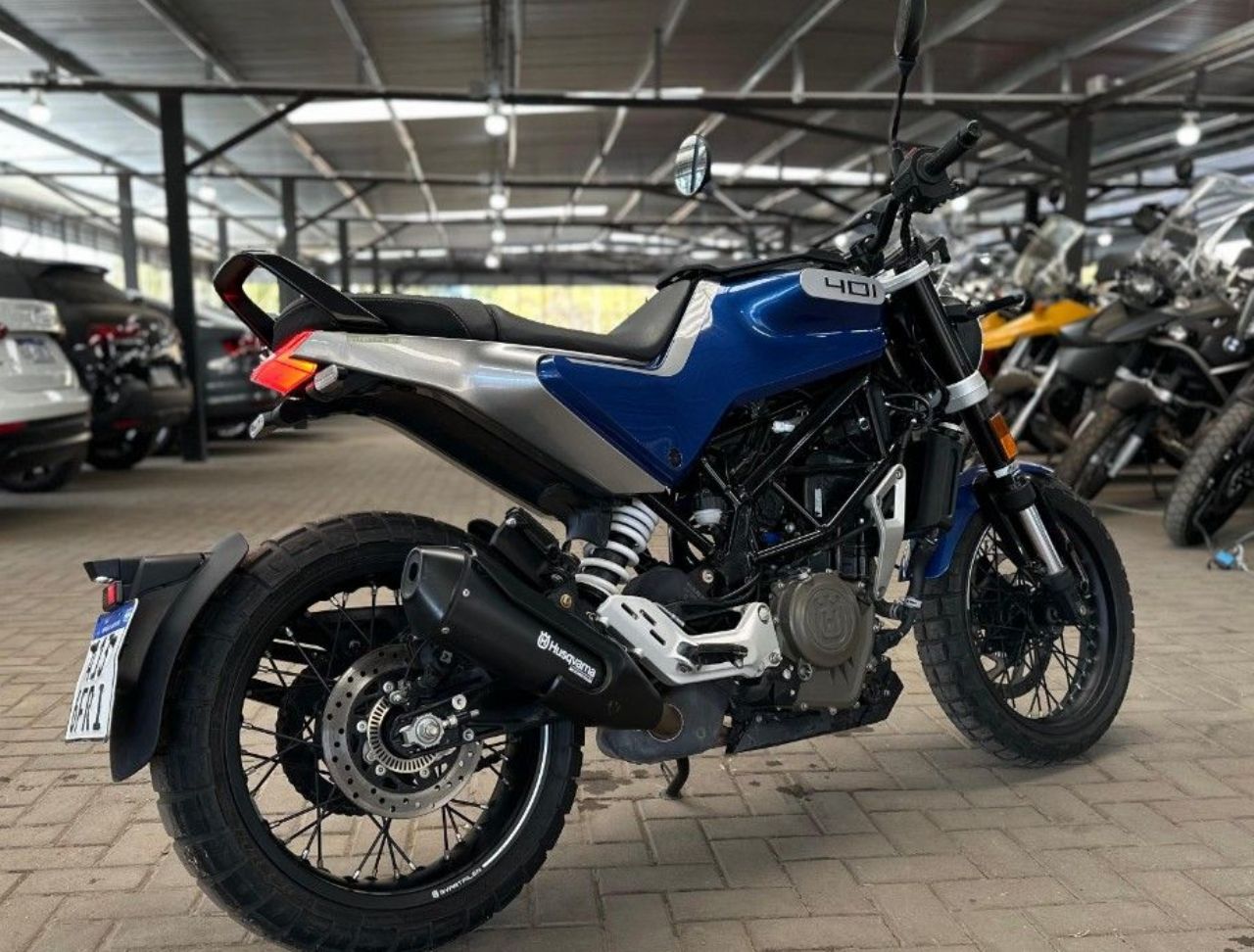Husqvarna Svartpilen Usada Financiado en Córdoba, deRuedas