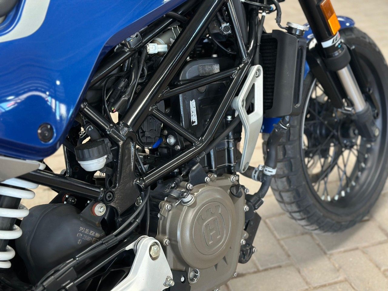 Husqvarna Svartpilen Usada Financiado en Córdoba, deRuedas