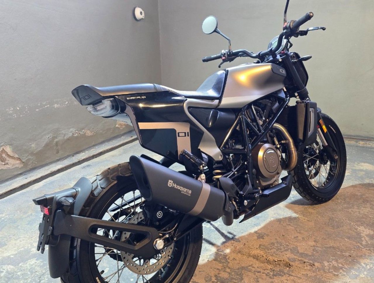 Husqvarna Svartpilen Usada Financiado en Mendoza, deRuedas