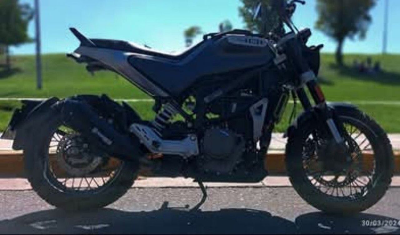 Husqvarna Svartpilen Usada en Mendoza, deRuedas