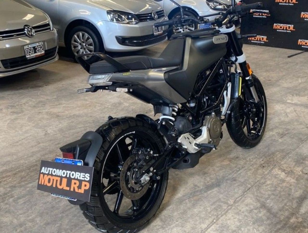 Husqvarna Svartpilen Usada en Mendoza, deRuedas