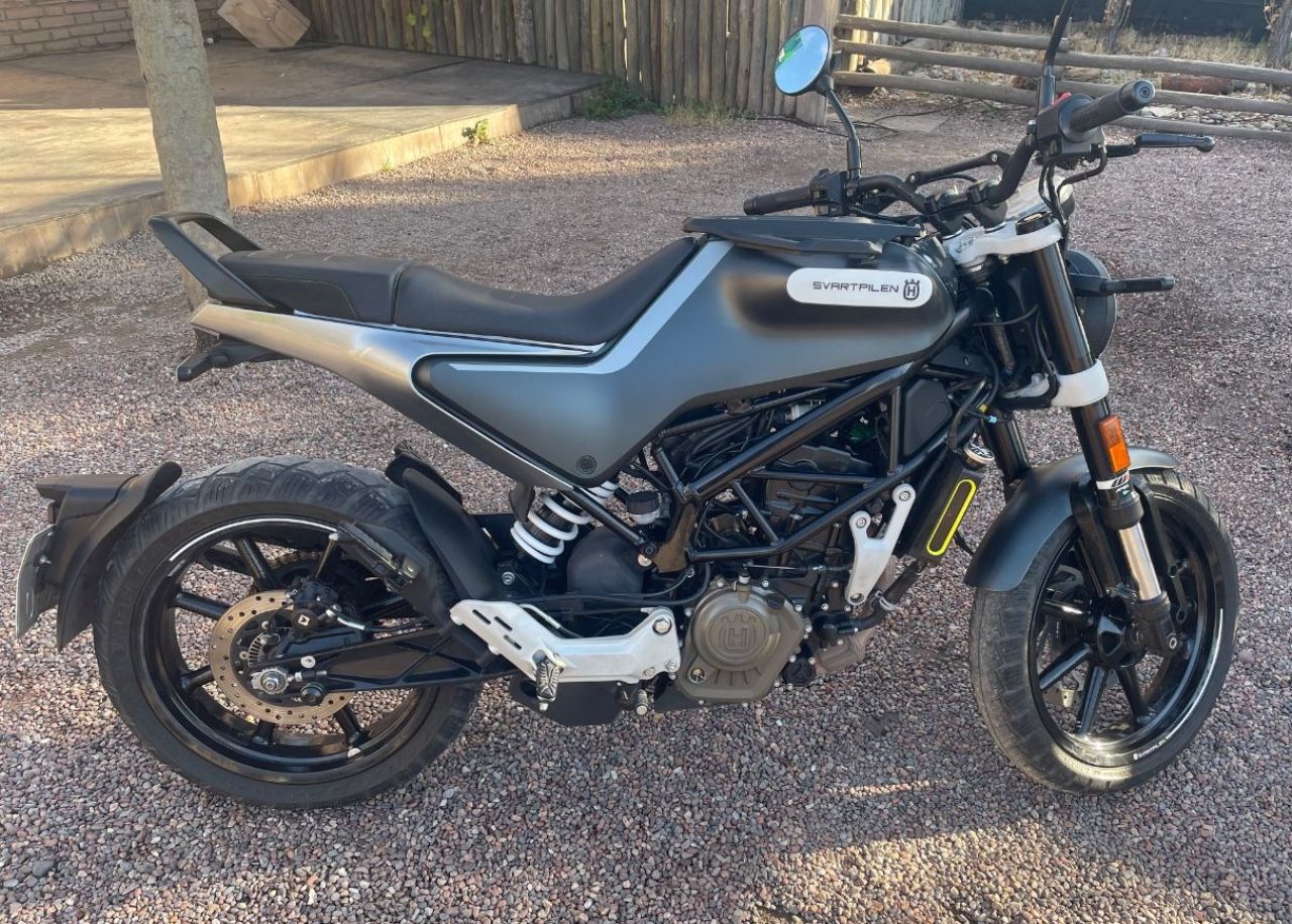 Husqvarna Svartpilen Usada en Mendoza, deRuedas