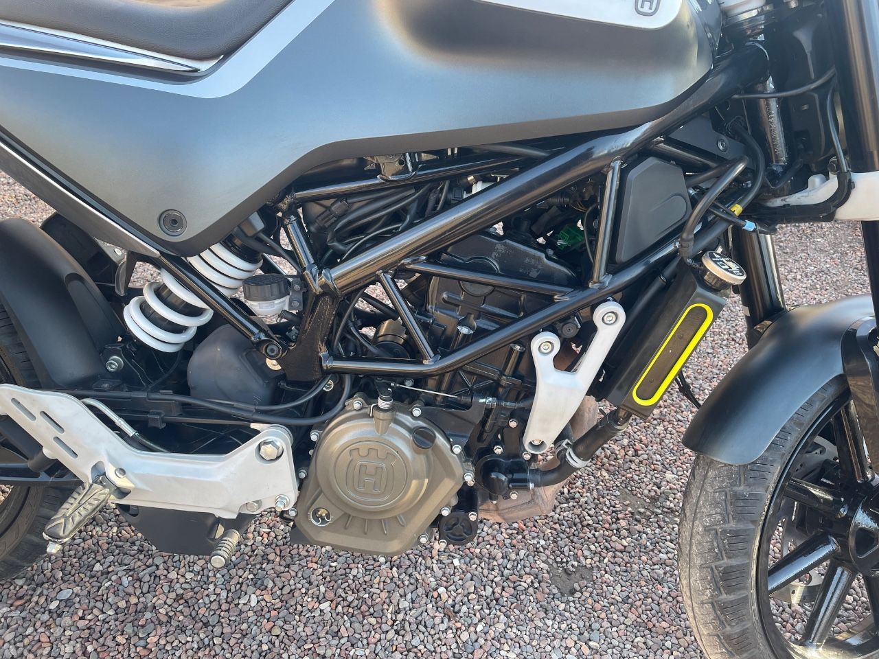 Husqvarna Svartpilen Usada en Mendoza, deRuedas