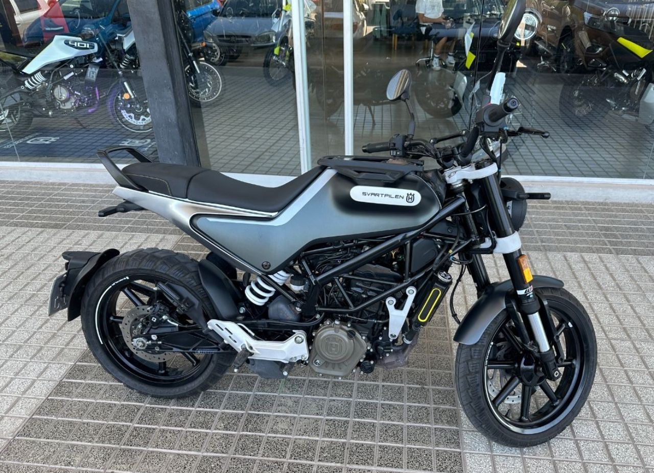 Husqvarna Svartpilen Usada en Mendoza, deRuedas