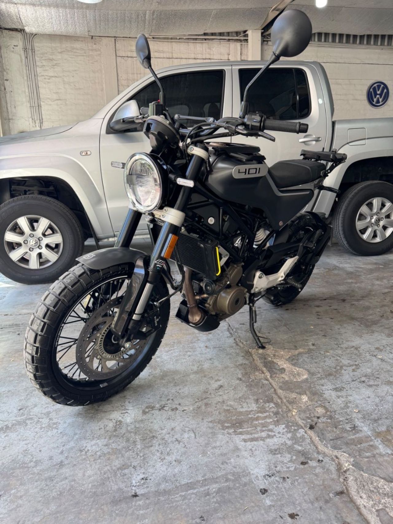 Husqvarna Svartpilen Usada en Mendoza, deRuedas