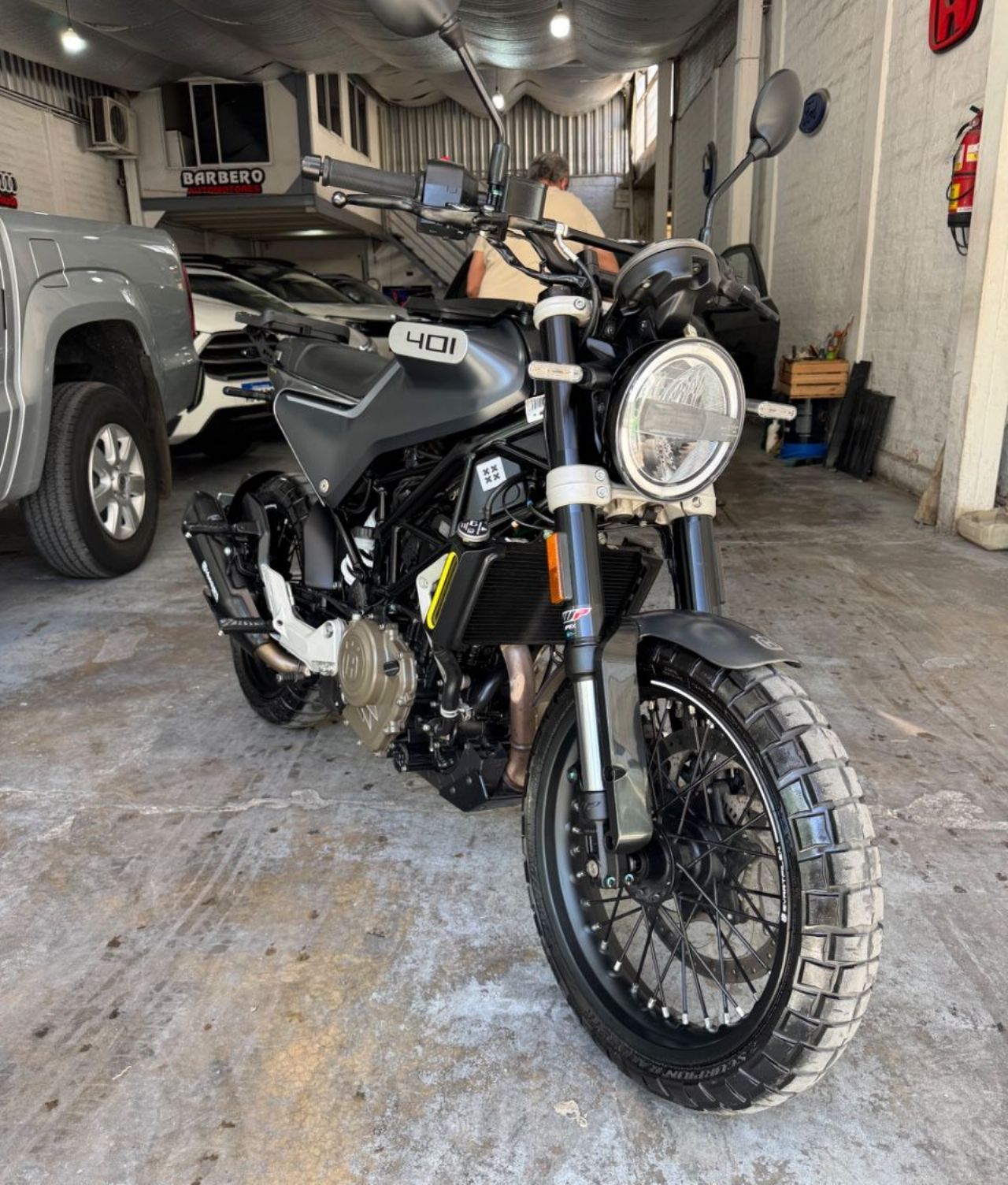 Husqvarna Svartpilen Usada en Mendoza, deRuedas
