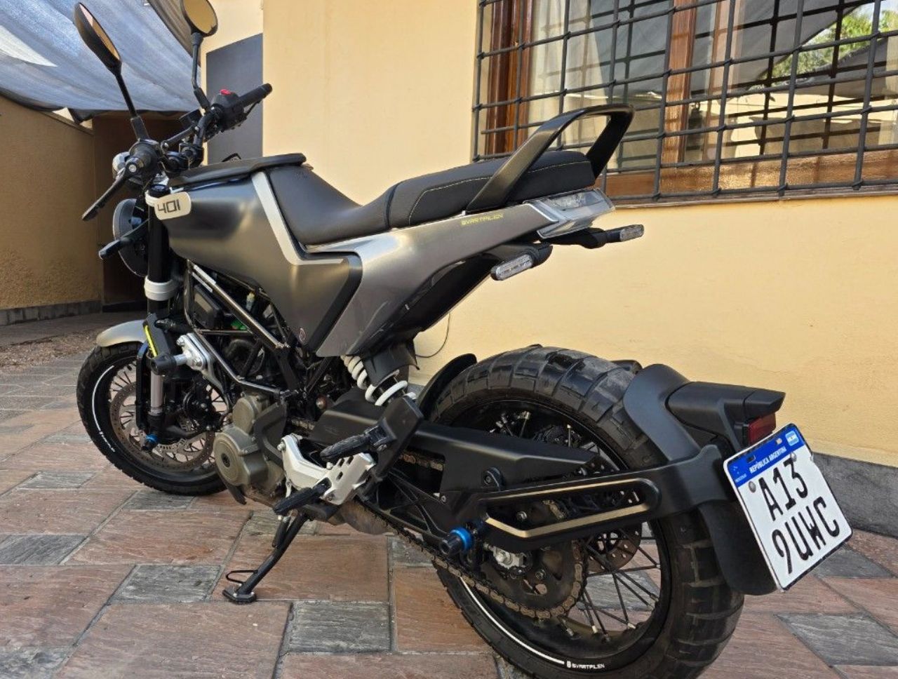 Husqvarna Svartpilen Usada en Mendoza, deRuedas