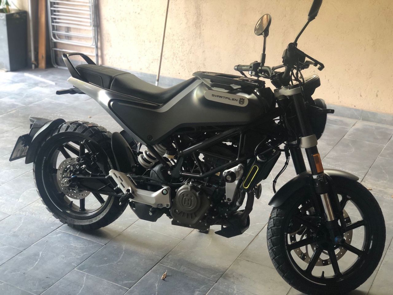 Husqvarna Svartpilen Usada en Mendoza, deRuedas