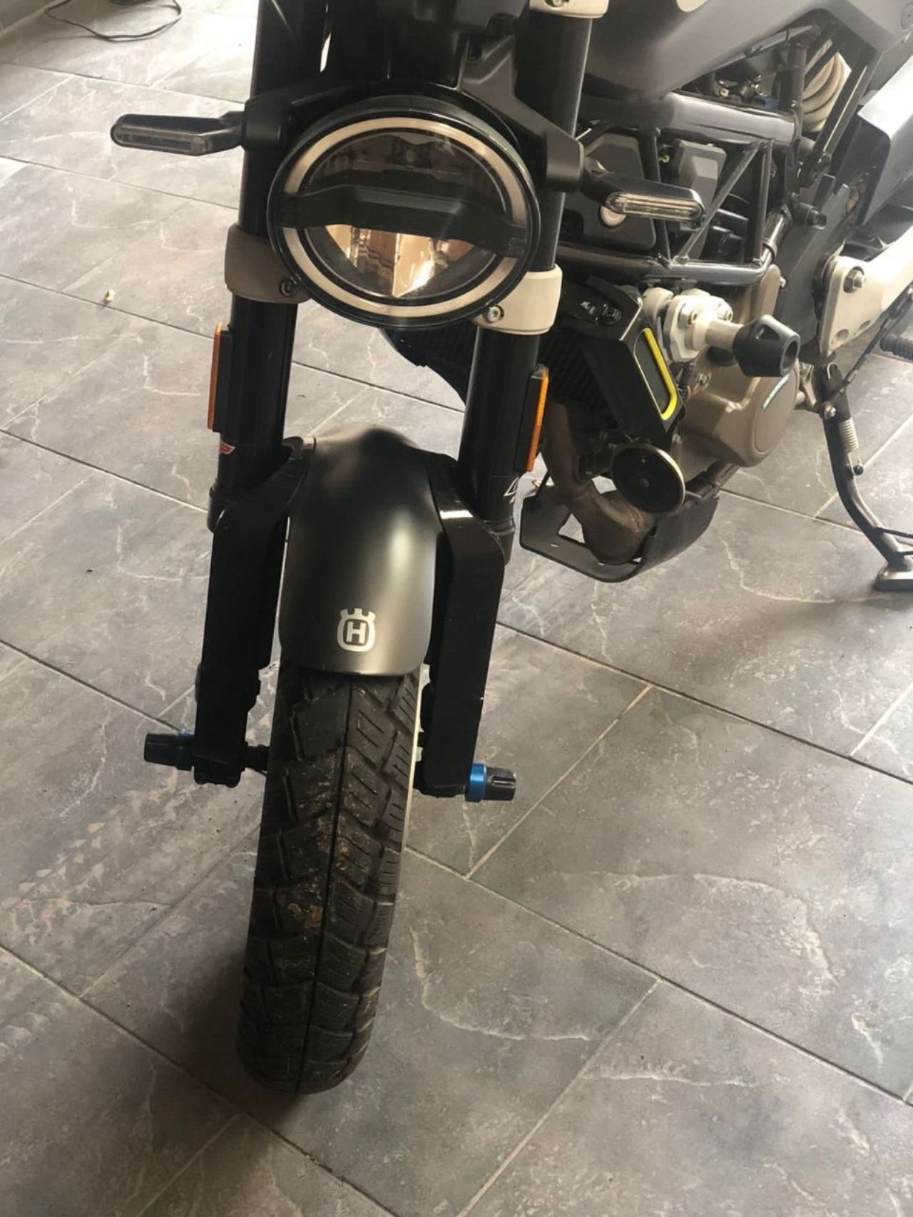 Husqvarna Svartpilen Usada en Mendoza, deRuedas