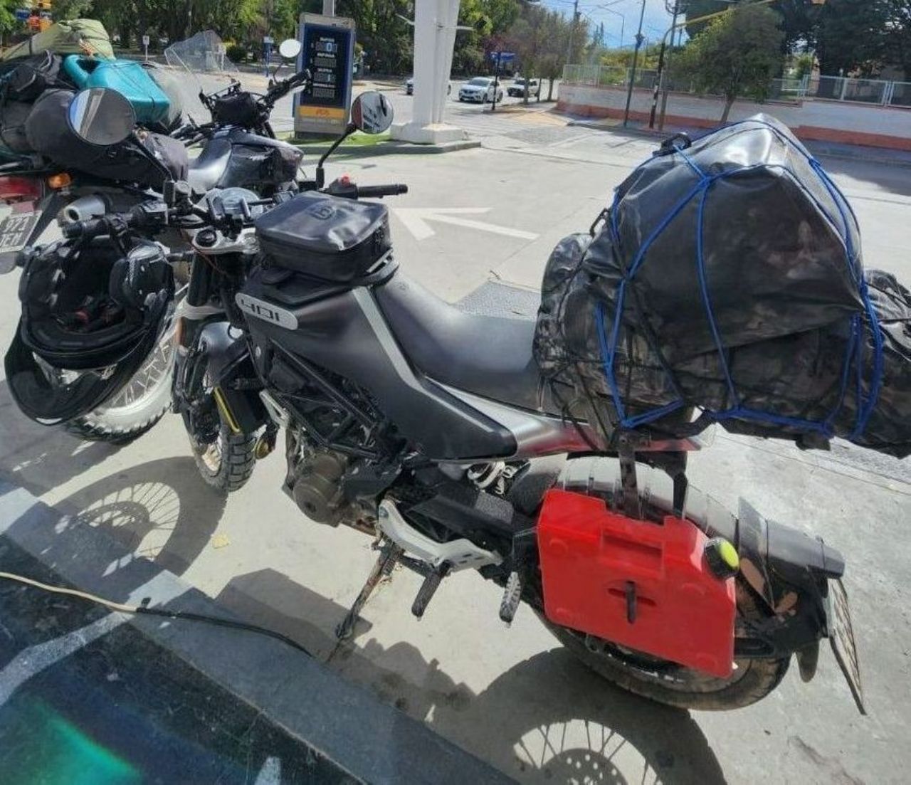 Husqvarna Svartpilen Usada en Mendoza, deRuedas