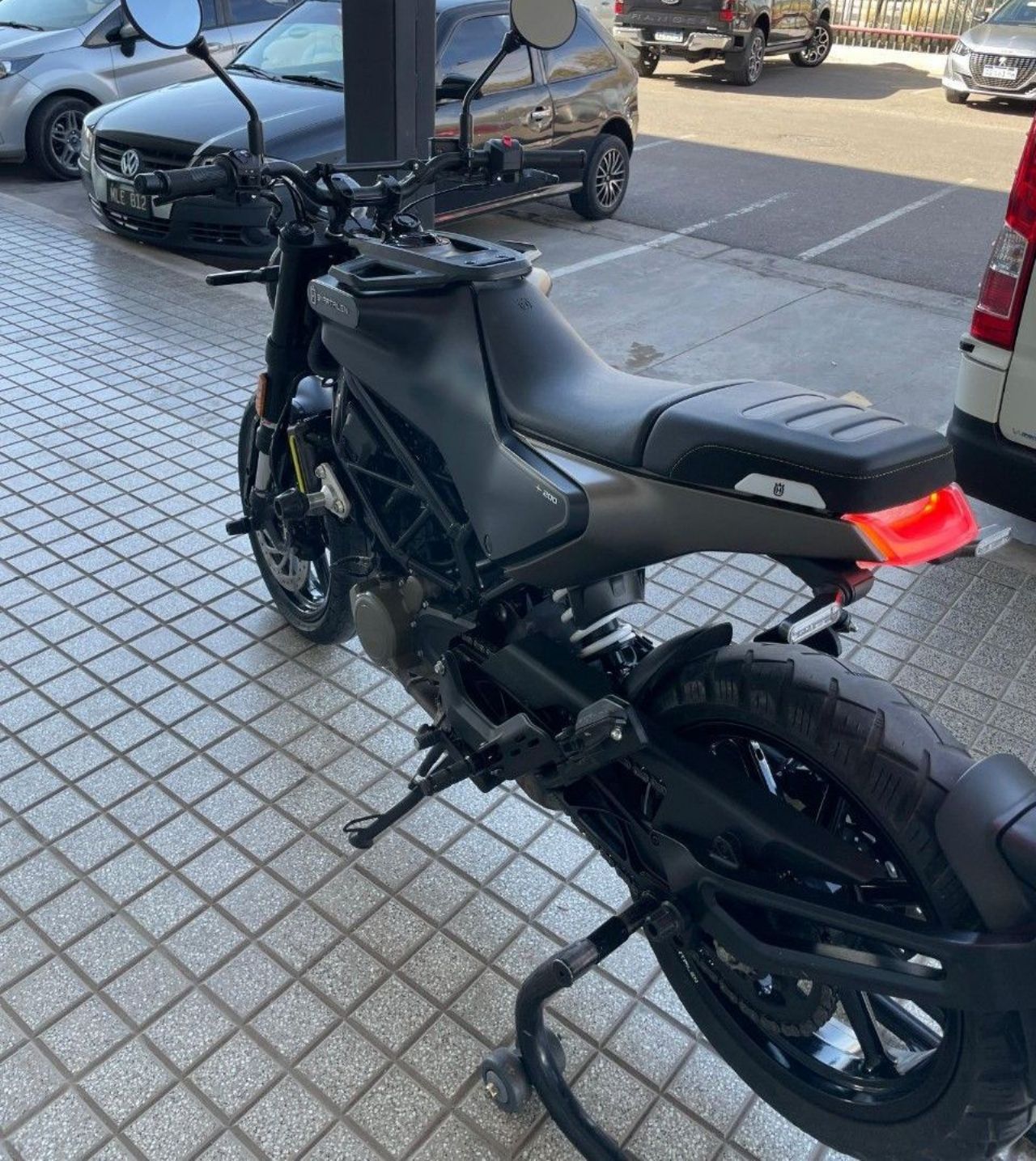 Husqvarna Svartpilen Usada en Mendoza, deRuedas