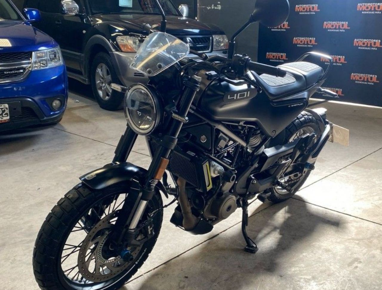 Husqvarna Svartpilen Usada en Mendoza, deRuedas