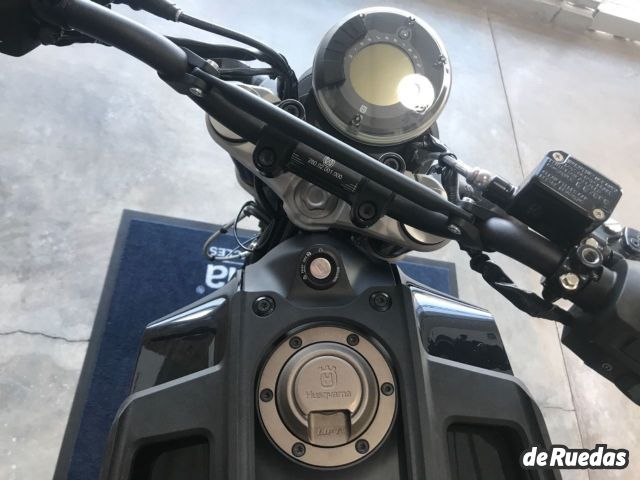 Husqvarna Svartpilen Nueva en Mendoza, deRuedas