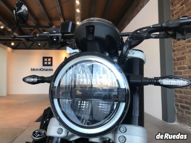 Husqvarna Svartpilen Nueva en Mendoza, deRuedas