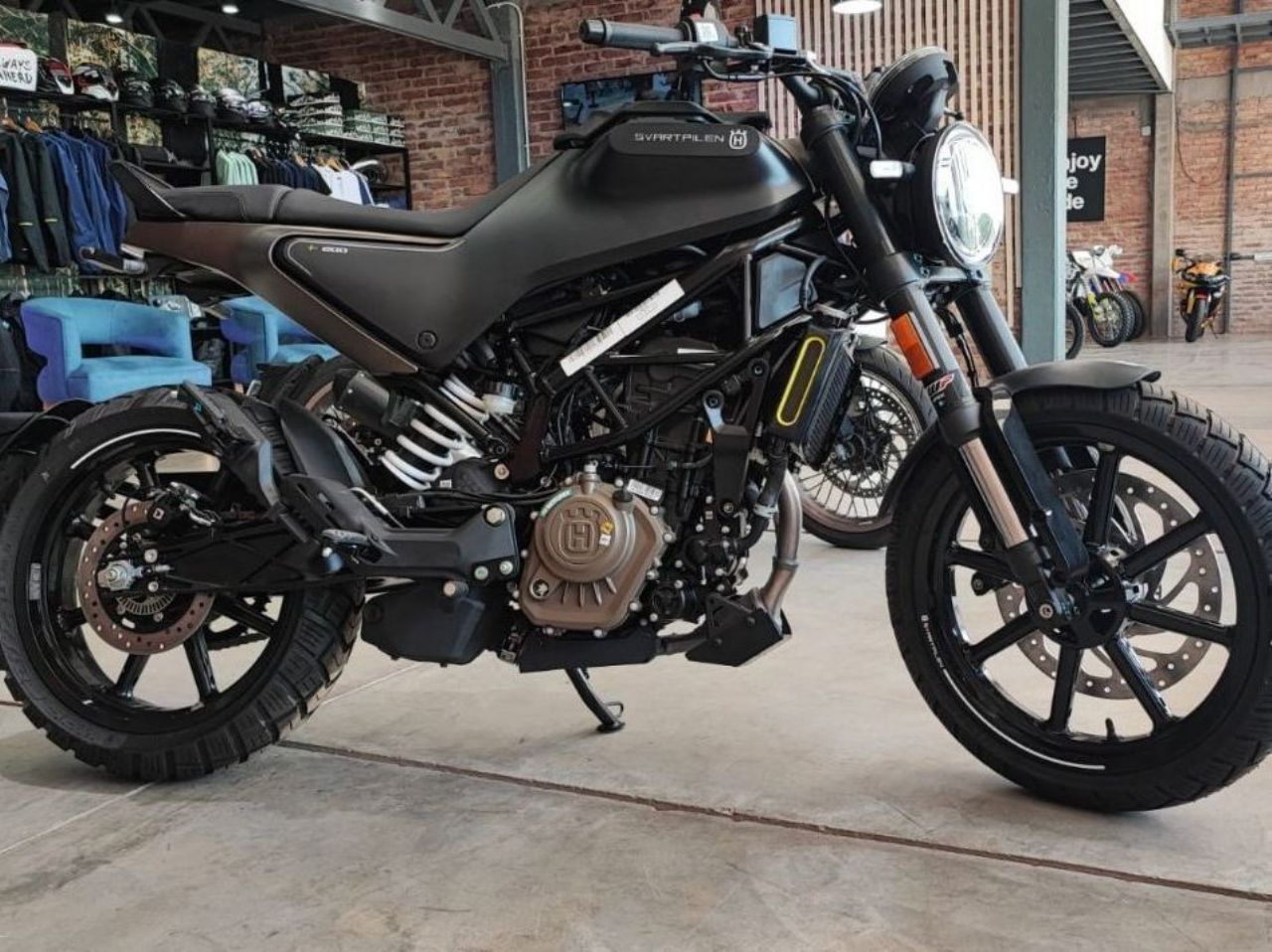 Husqvarna Svartpilen Nueva en Mendoza, deRuedas