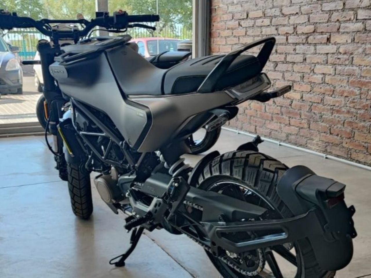 Husqvarna Svartpilen Nueva en Mendoza, deRuedas