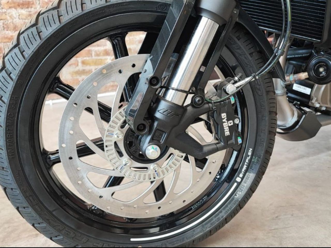 Husqvarna Svartpilen Nueva en Mendoza, deRuedas