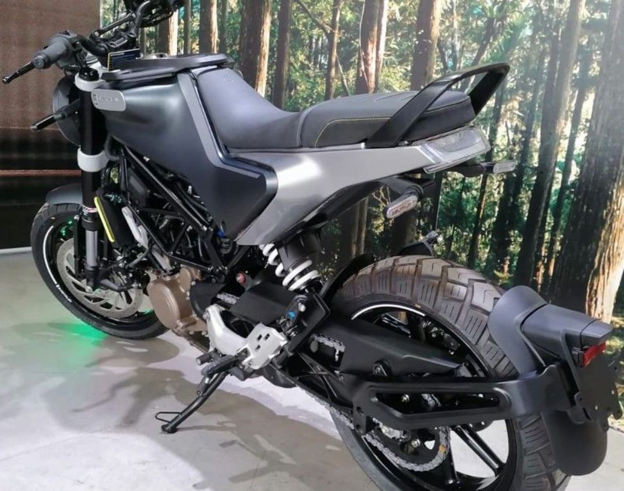 Husqvarna Svartpilen Nueva en Mendoza, deRuedas