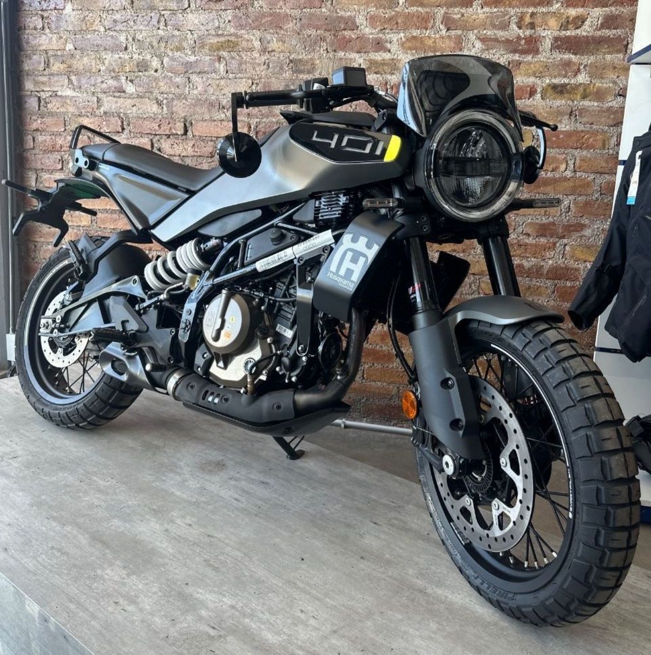 Husqvarna Svartpilen Nueva en Mendoza, deRuedas