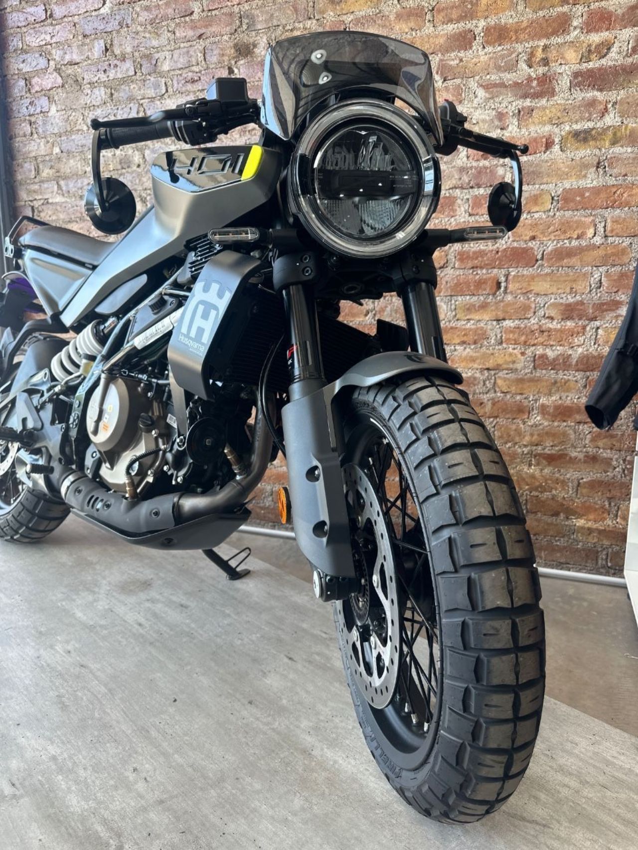 Husqvarna Svartpilen Nueva en Mendoza, deRuedas