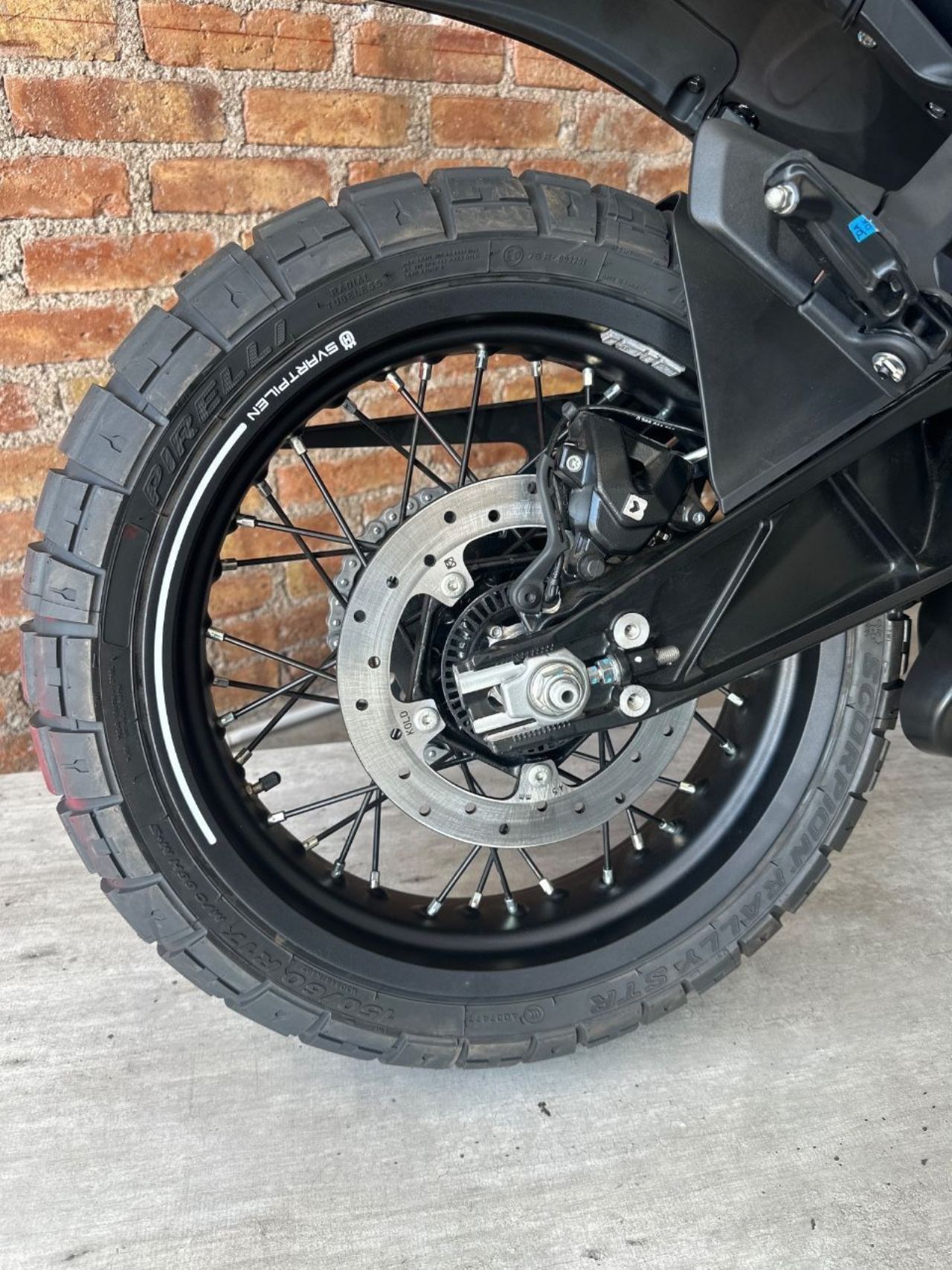 Husqvarna Svartpilen Nueva en Mendoza, deRuedas