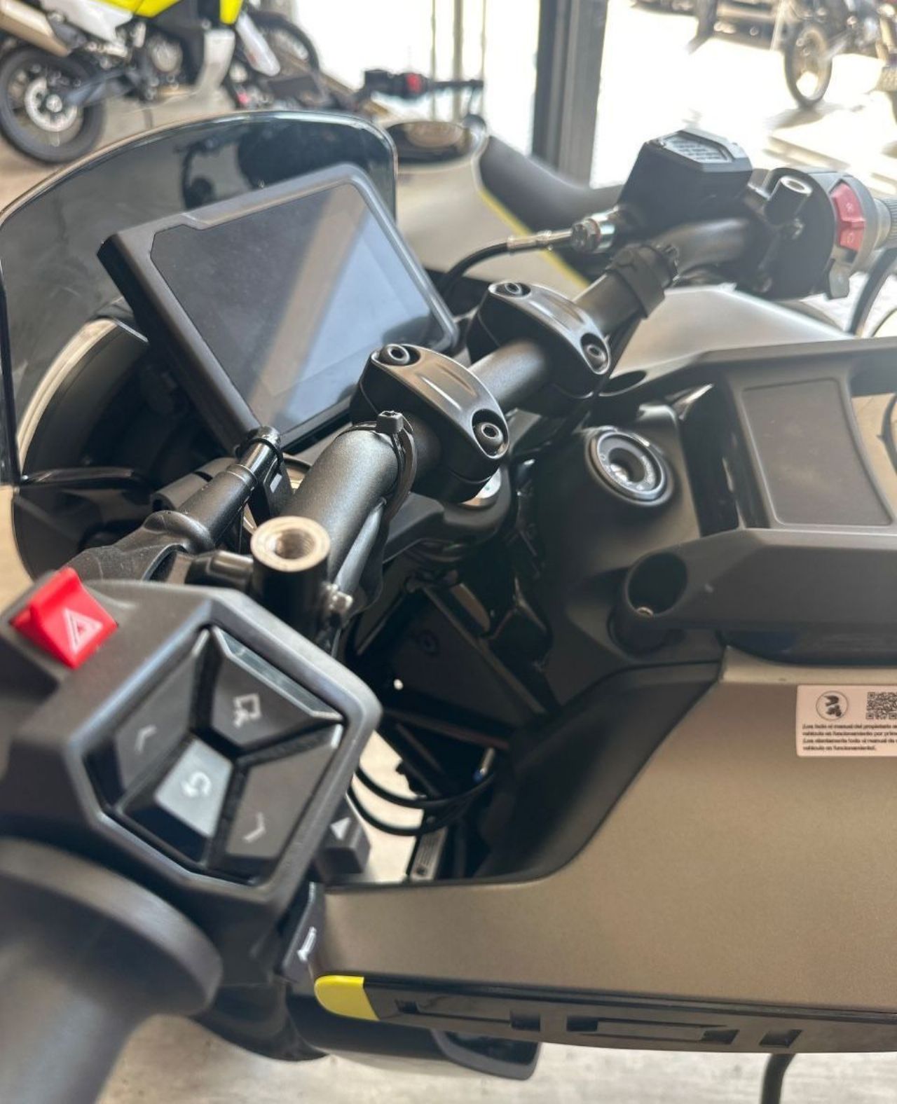 Husqvarna Svartpilen Nueva en Mendoza, deRuedas