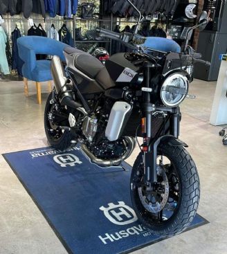 Husqvarna Svartpilen Nueva en Mendoza