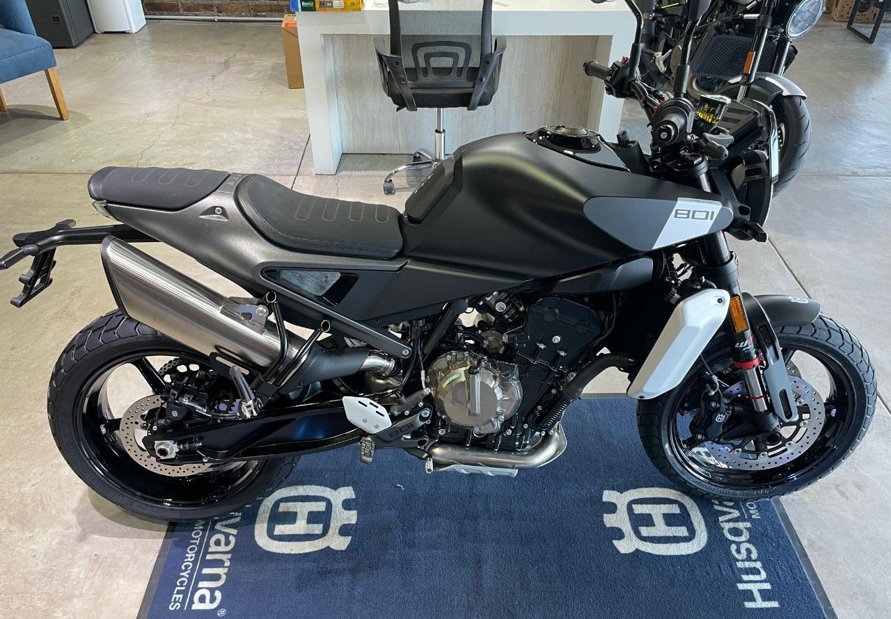 Husqvarna Svartpilen Nueva en Mendoza, deRuedas