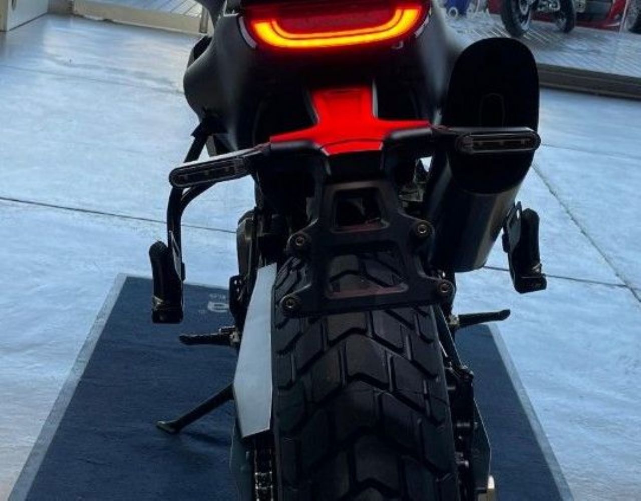 Husqvarna Svartpilen Nueva en Mendoza, deRuedas