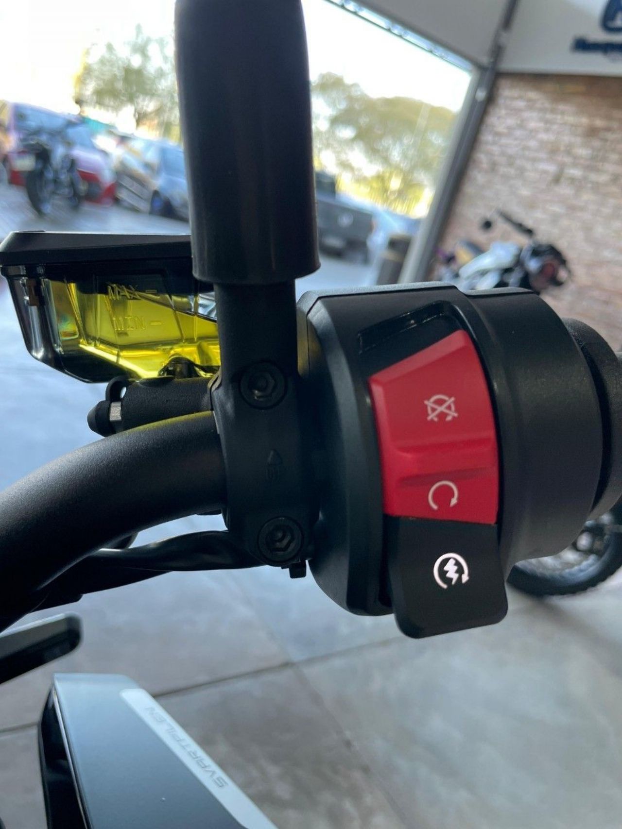 Husqvarna Svartpilen Nueva en Mendoza, deRuedas