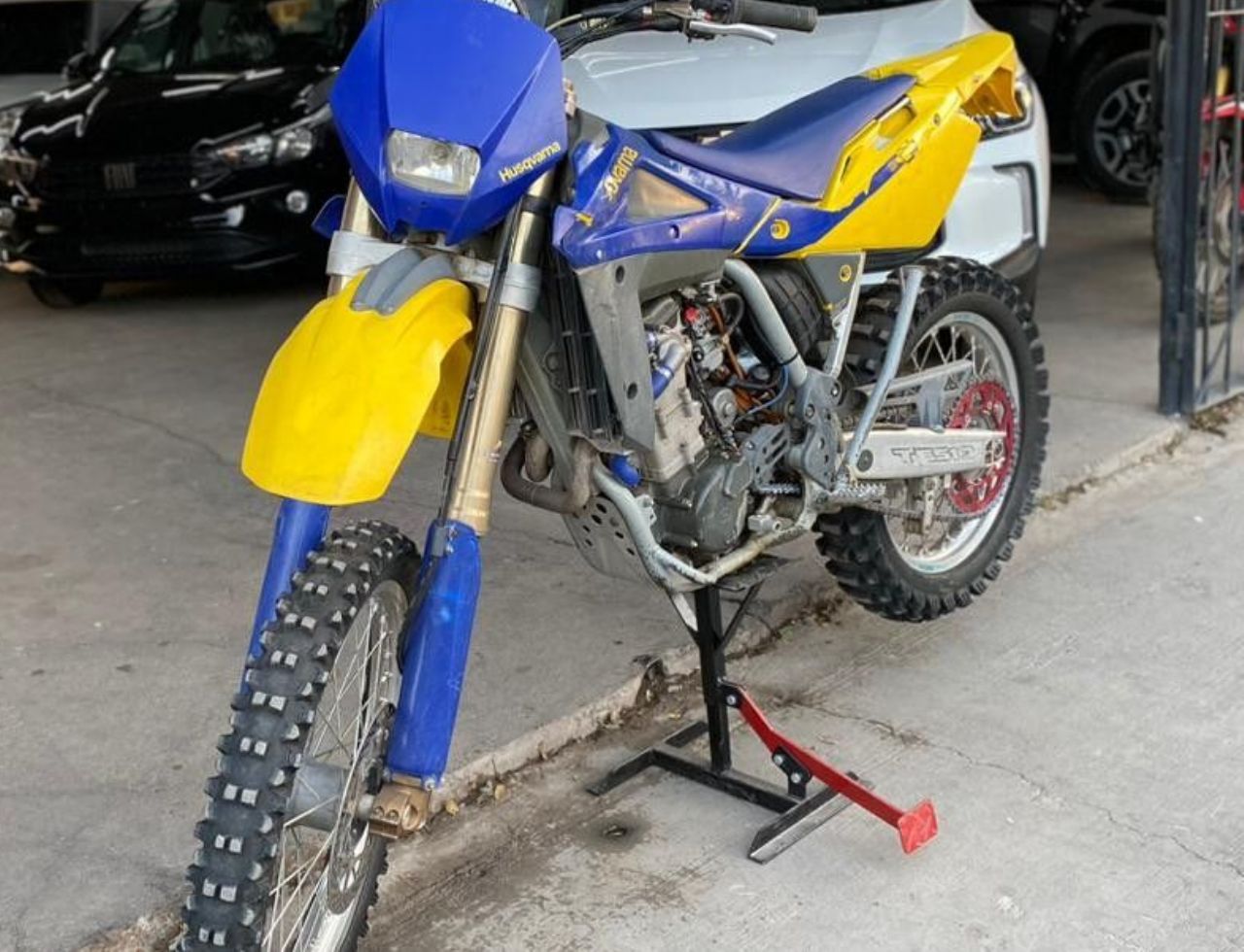 Husqvarna TE Usada en San Juan, deRuedas