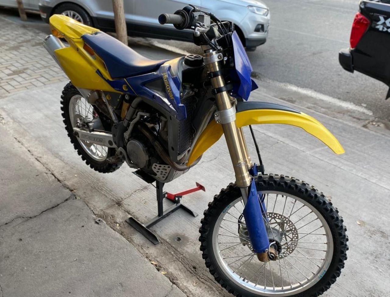 Husqvarna TE Usada en San Juan, deRuedas