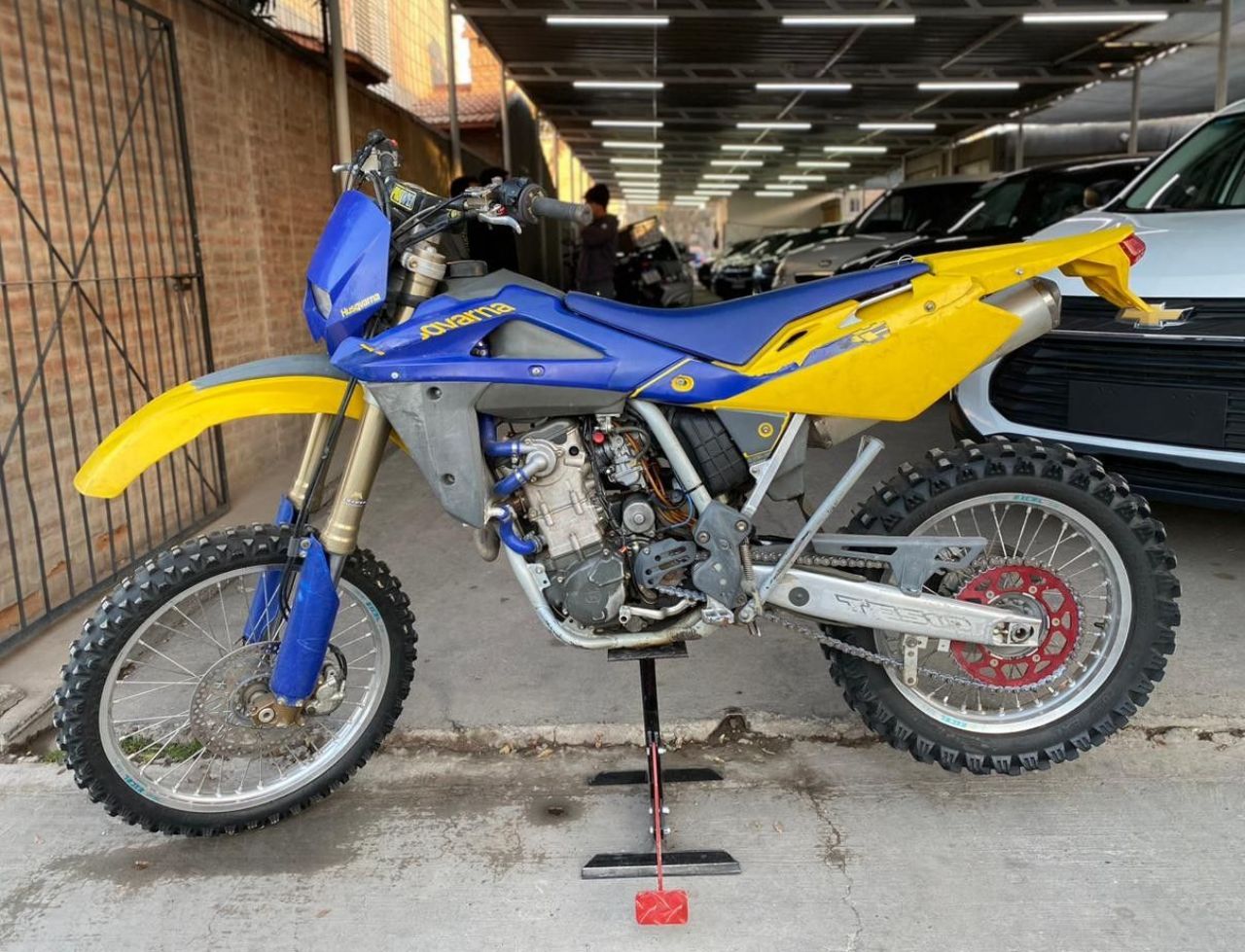 Husqvarna TE Usada en San Juan, deRuedas